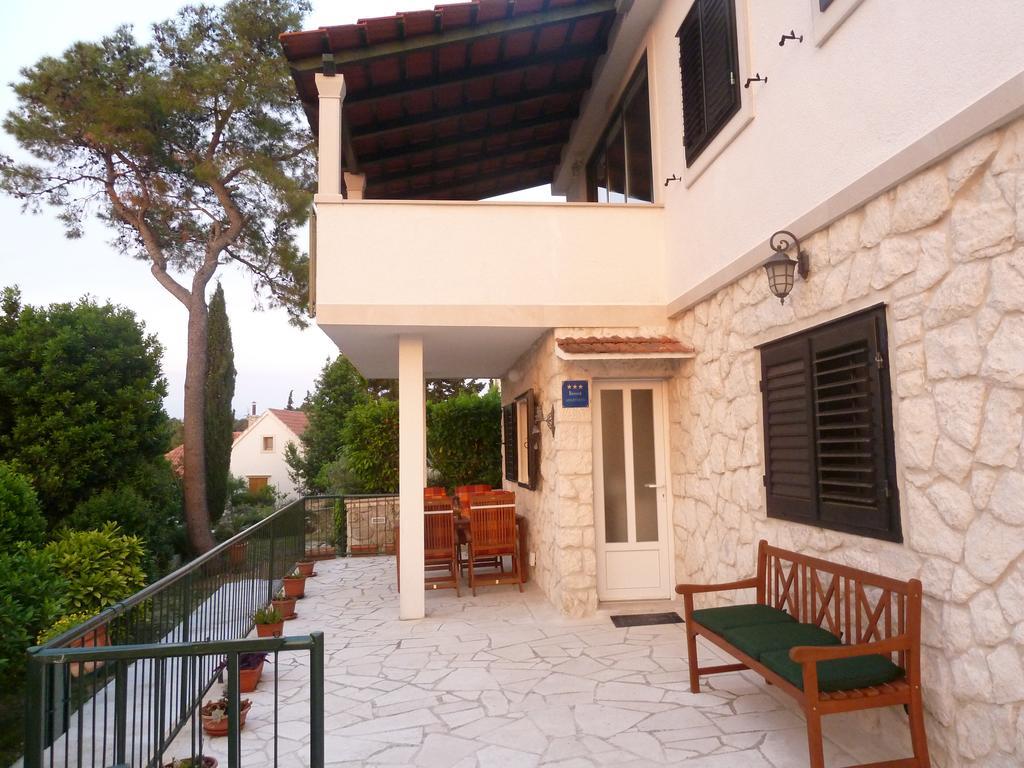 Apartment Vanda Splitska Exterior foto